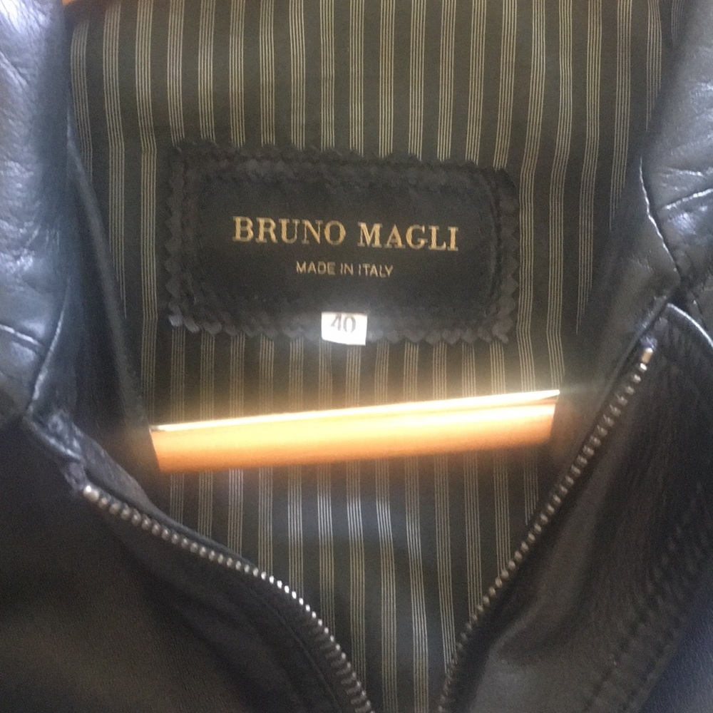 Men's Italian leather bomber jacket. Like new.